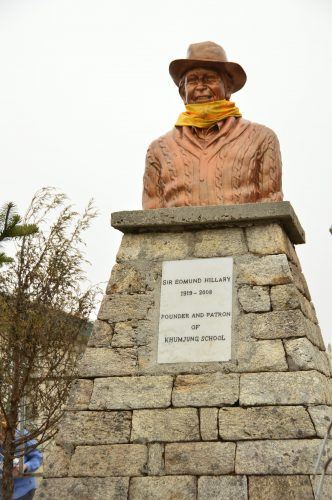 statue of sir edmund hilary kunde nepal statue of sir edmund hilary kunde nepal