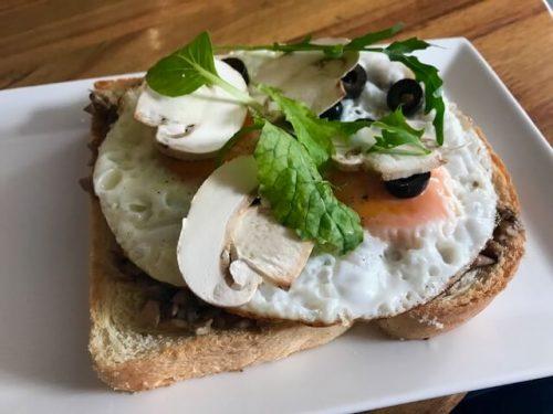 Desauynos medellin breakfast