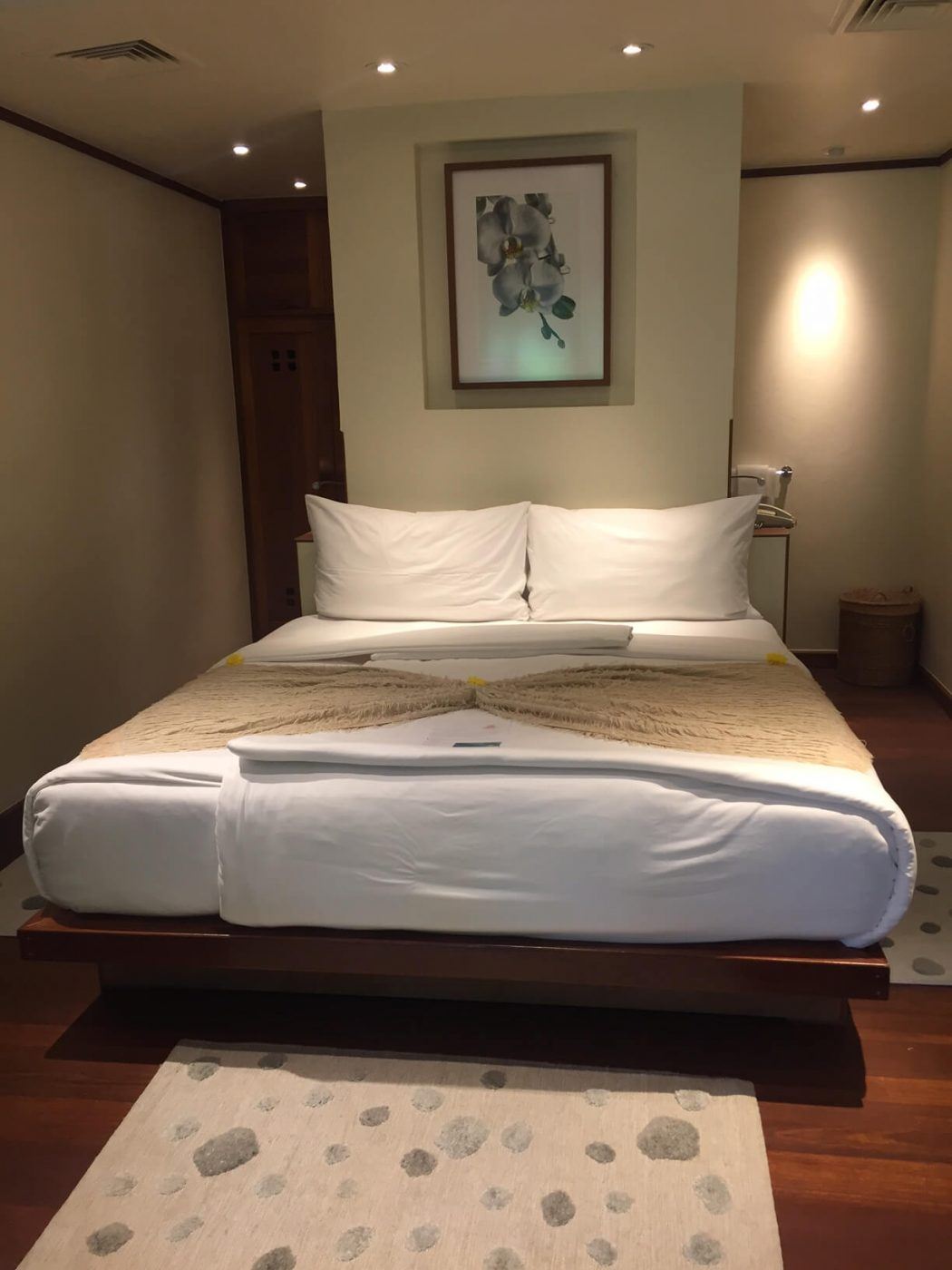 Kamalaya Thailand – Is this the Best Spa in Thailand? 16 Queen bed in a hillside room Kamalaya Wellness Sanctuary