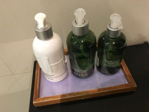 bathroom thai airways royal silk lounge bangkok airport
