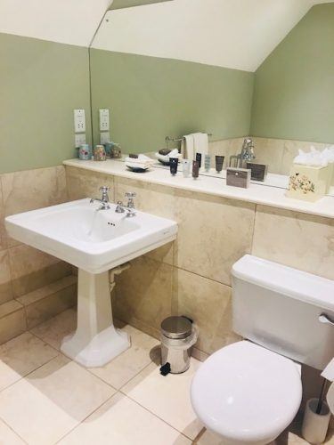 bathroom at ockenden manor