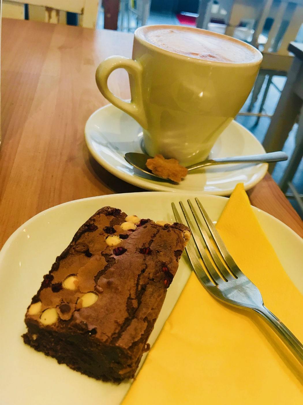 coffee and a chocolate brownie at belle amie earlsfield