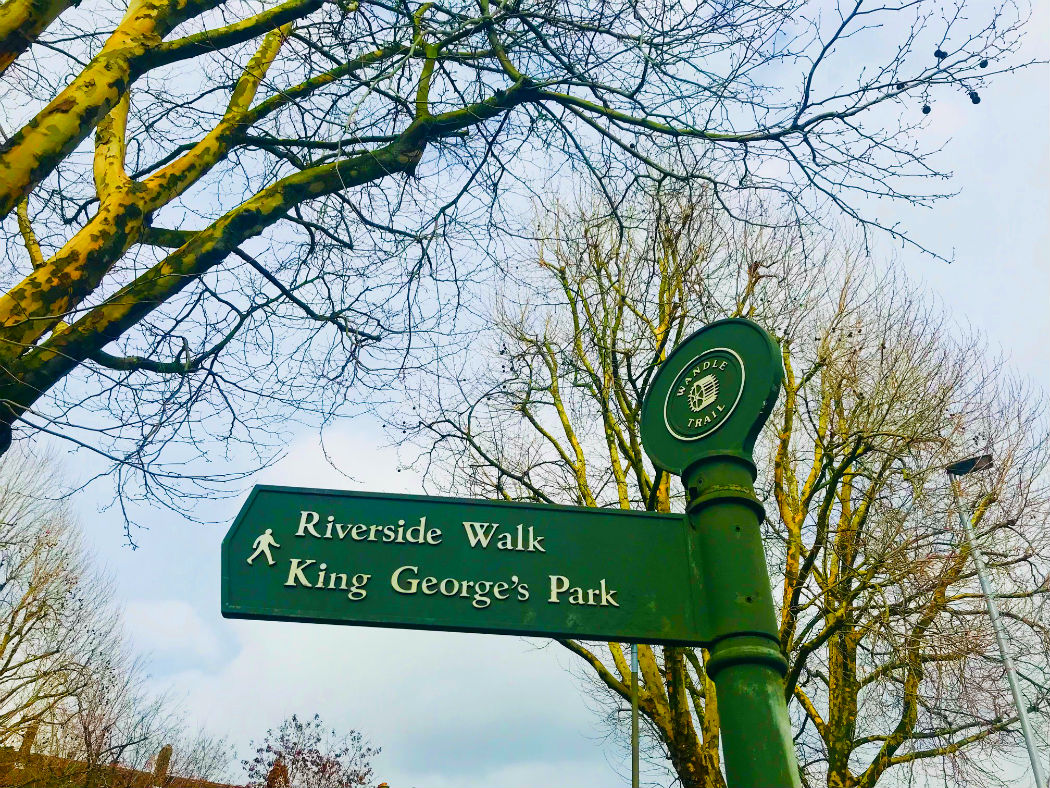 sign in earlsfield to King George's Park
