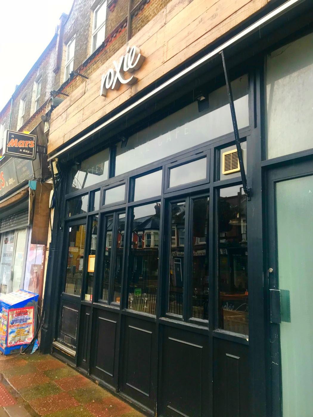 8 Best Earlsfield Restaurants & Cafes within 10 minutes of the Station 24 roxies earlsfield exterior