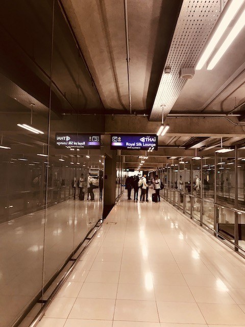 thai airways business class london to bangkok path to business class lounge at bangkok airport