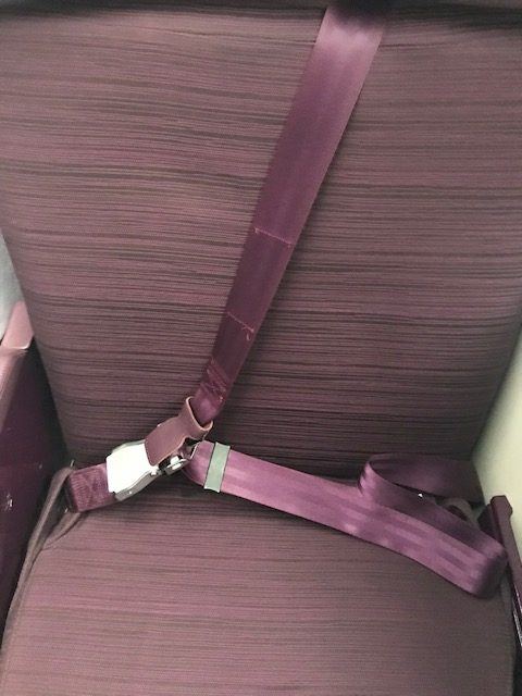 thai airways a380 business class seat with seat belt