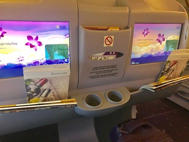 screens for thai airways boeing 747 business class