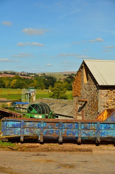 6 Cafes in Exeter Not to Miss 18 Quicks Farm Exeter farmhouse and outdoor area