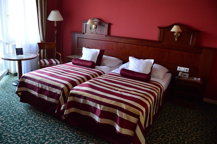 Hotel imperial Karlovy Vary bedroom with twin beds