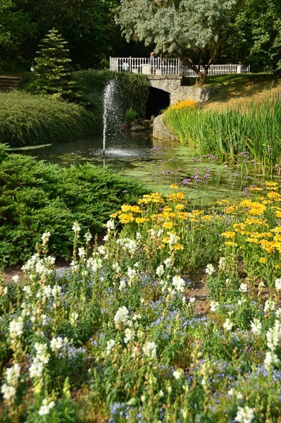 3 Best Czech Republic Spa Towns in Bohemia 22 marianske lazne park with small water feature