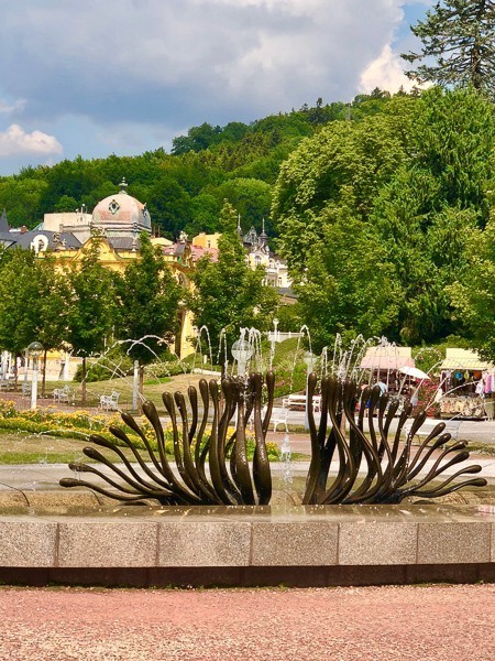 3 Best Czech Republic Spa Towns in Bohemia 17 sculputre fountain in park in marianske lazne