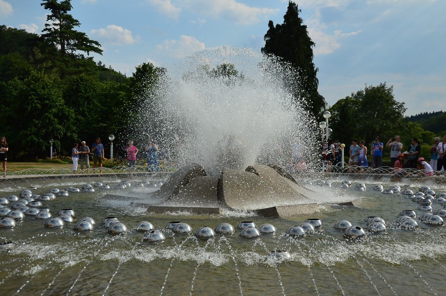 3 Best Czech Republic Spa Towns in Bohemia 21 singing fountain marianske lazne