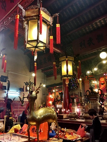 Hong Kong Travel Blog: Heading Off the Beaten Path 11 hong kong man mo temple inside
