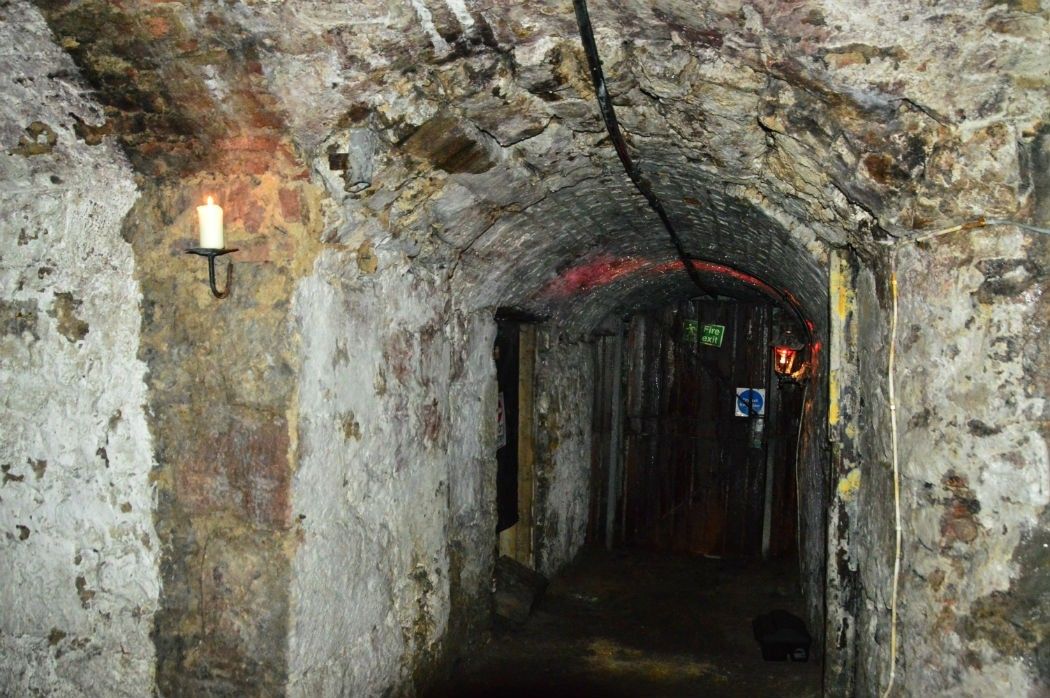 2 Best Edinburgh Vaults Tour Options 9 arched corridor in the edinburgh vaults