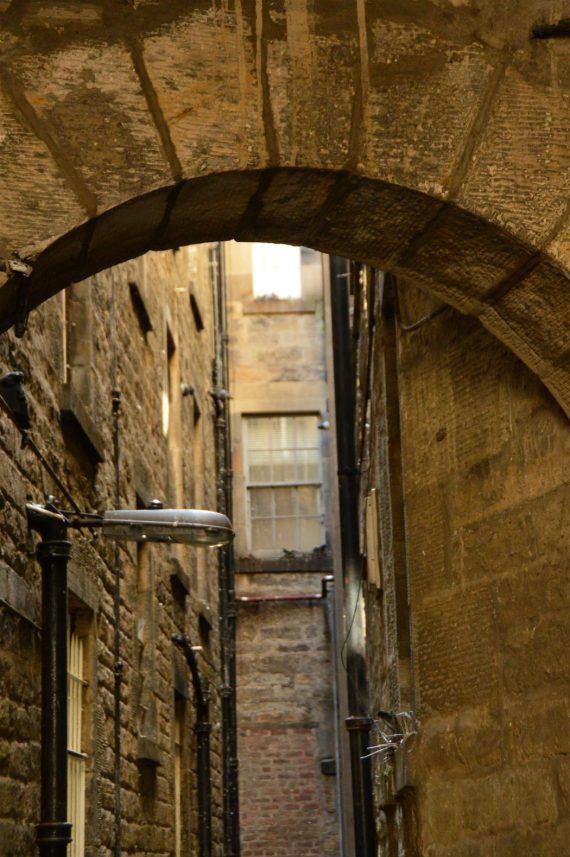 2 Best Edinburgh Vaults Tour Options I Boutique Adventurer