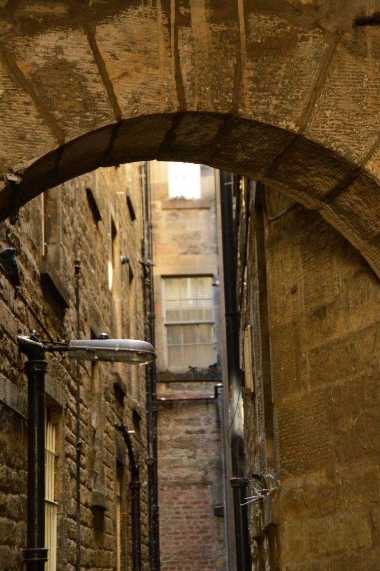 2 Best Edinburgh Vaults Tour Options I Boutique Adventurer