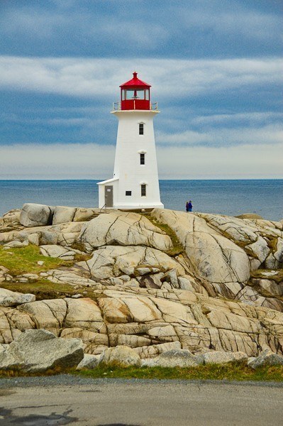 peggys-point-lighthouse
