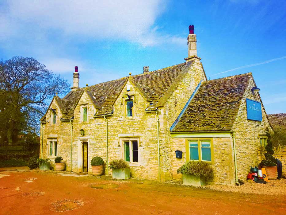 typical cotswolds building