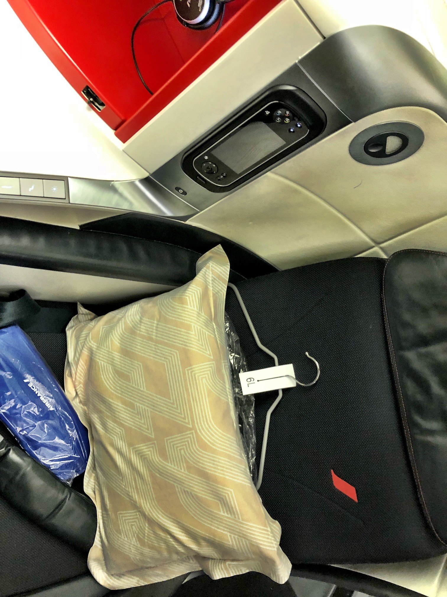 Air France Business Class Review 5 business class seat on the 777 between paris and johannesburg