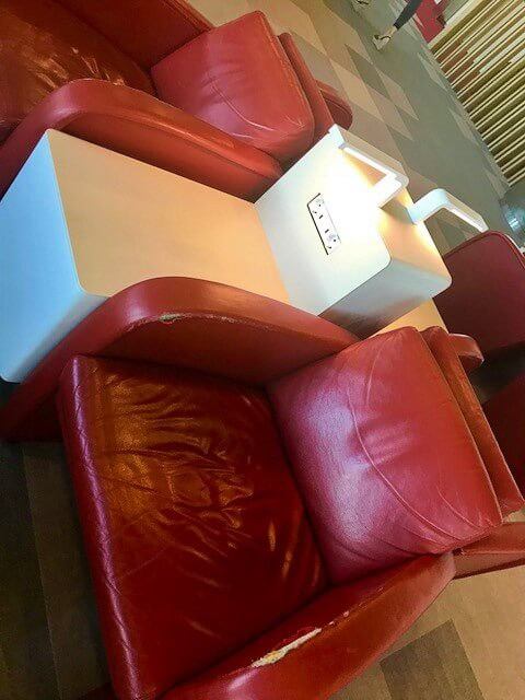 read seats in the iberia business class lounge madrid airport