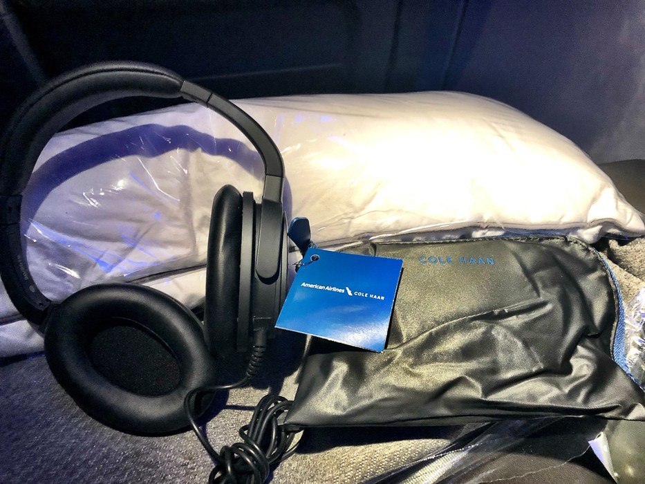 american airlines premium economy headphones and amenity kit