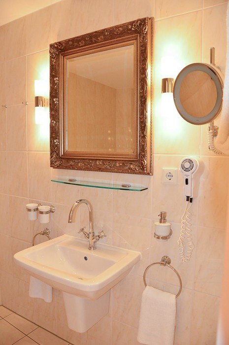 Baden-Baden Spa Guide: Naked or Clothed? (2022) 21 bathroom at Heliopark Bad-hotel