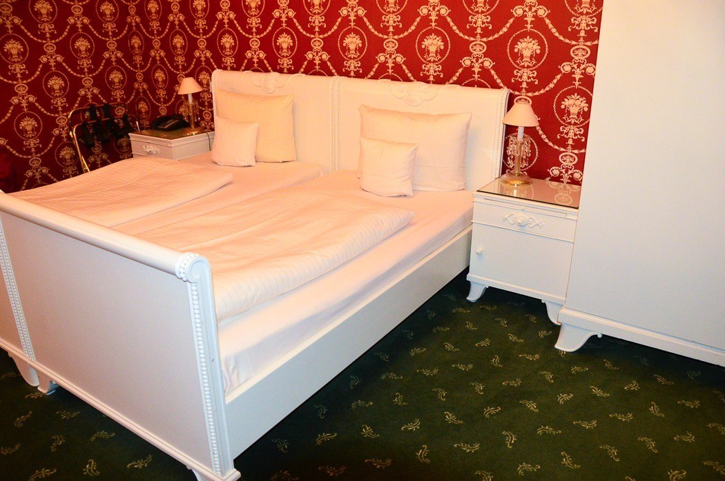 Room at the Heliopark Bad-Hotel Zum Hirsch