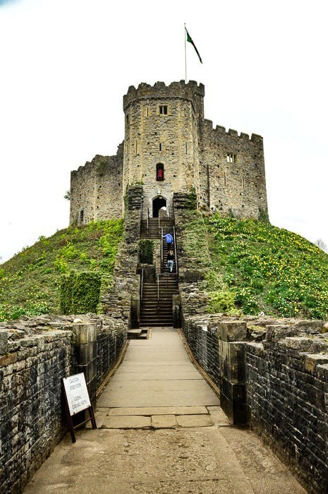 12 Fun Things to do in Cardiff (2022) 14 Cardiff attractions - the stairs leading up to cardiff castle