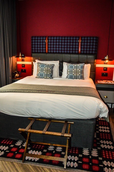 12 Fun Things to do in Cardiff (2022) 39 hotel-indigo-cardiff-bedroom