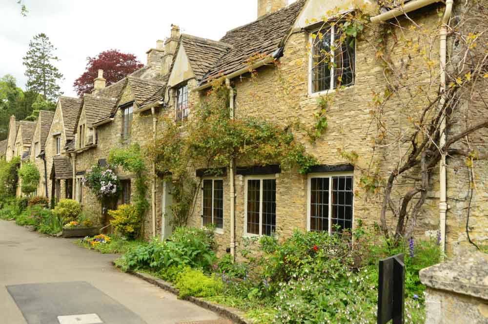 england_cotswolds_castle-combe-street