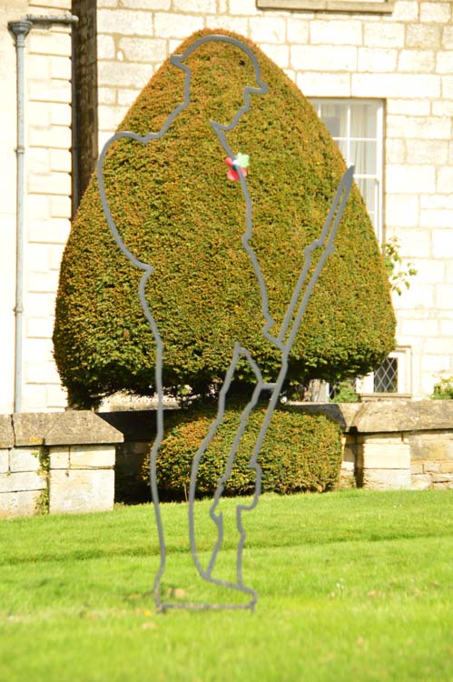 england_cotswolds_painswick-yew-tree-sculpture