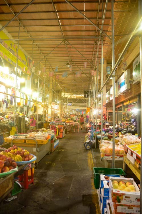 11 Best Things to do in Jeju Island - You Won't Want to Miss These 13 seogwipo-market