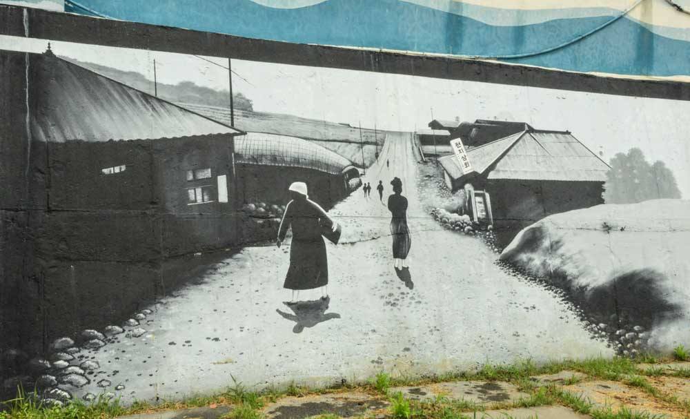 11 Best Things to do in Jeju Island - You Won't Want to Miss These 21 seogwipo-street-art