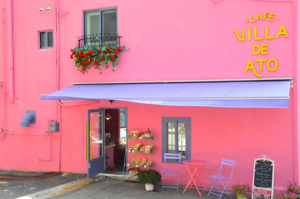 11 Best Things to do in Jeju Island - You Won't Want to Miss These 25 exterior of cafe villa de ato jeju island