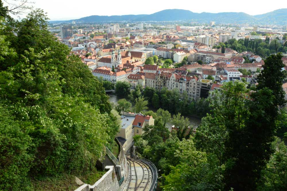 austria_graz_funicular-path