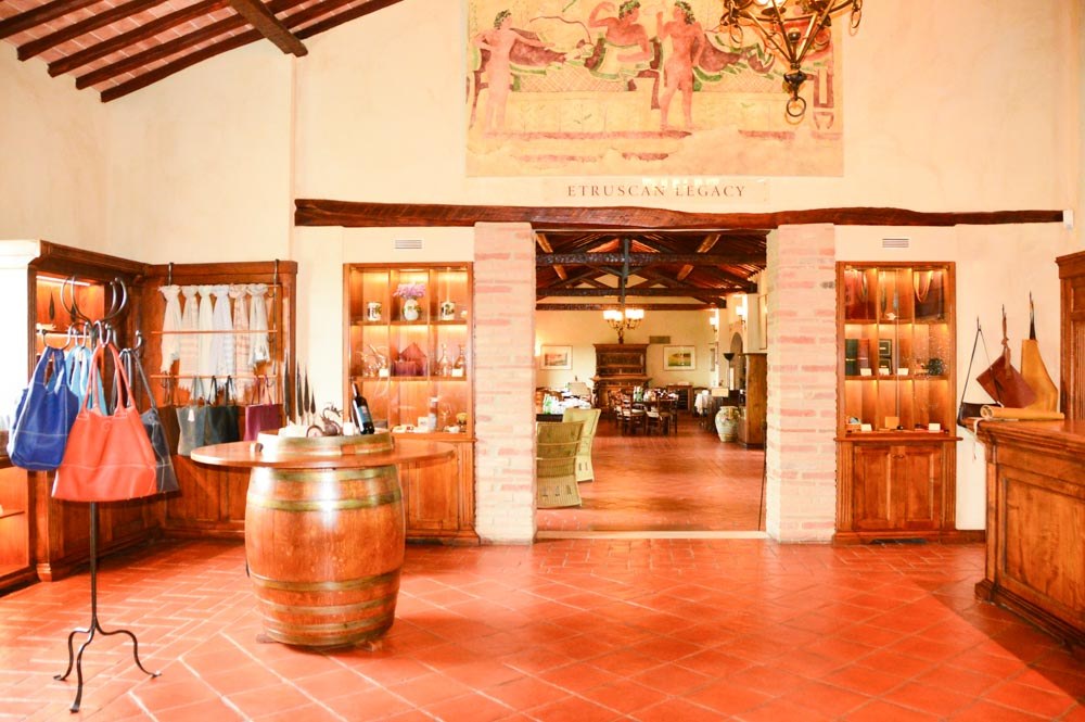 italy_montepulciano_banfi-wine-tasting-room