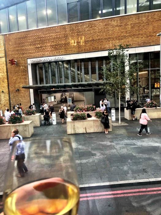 england_london_bustronome-cheers england_london_bustronome-cheers