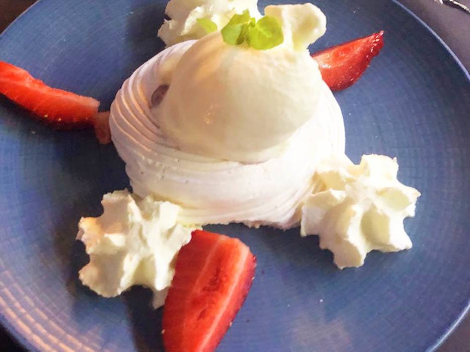 13 Unusual Experiences in London That You Won't Forget 36 england_london_bustronome-dessert