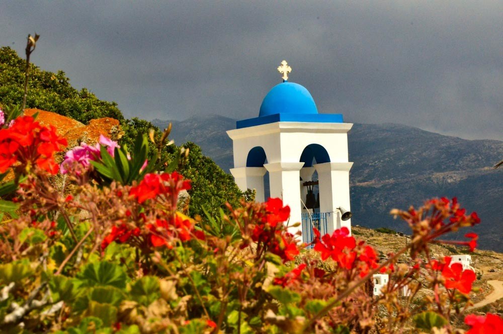 17 Best Things to do in Ios 8 greece_ios_hora-blue-white-church-steeple