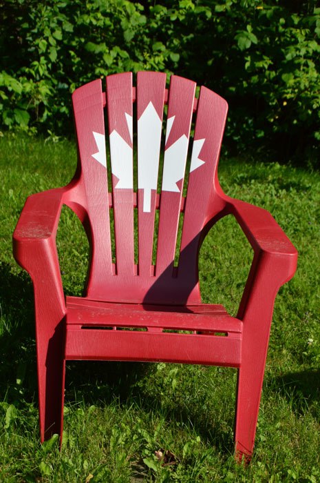 canada_new-brunswick_maplegrove-inn-canada-chair