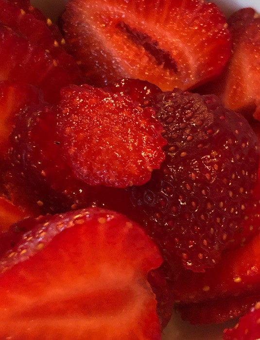 canada_new-brunswick_webster-house-breakfast-strawberries