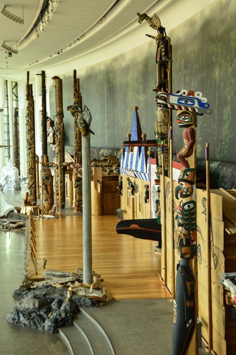 canada_ottawa_canadian-history-museum-totem-poles