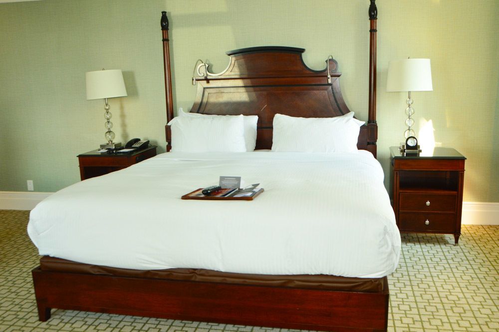 25 Magnificent Canada Landmarks (2022) You Need to Visit 45 canada_ottawa_fairmont-chateau-laurier-room