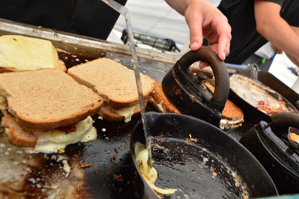 canada_ottawa_market-grilled-cheese-on-grill canada_ottawa_market-grilled-cheese-on-grill