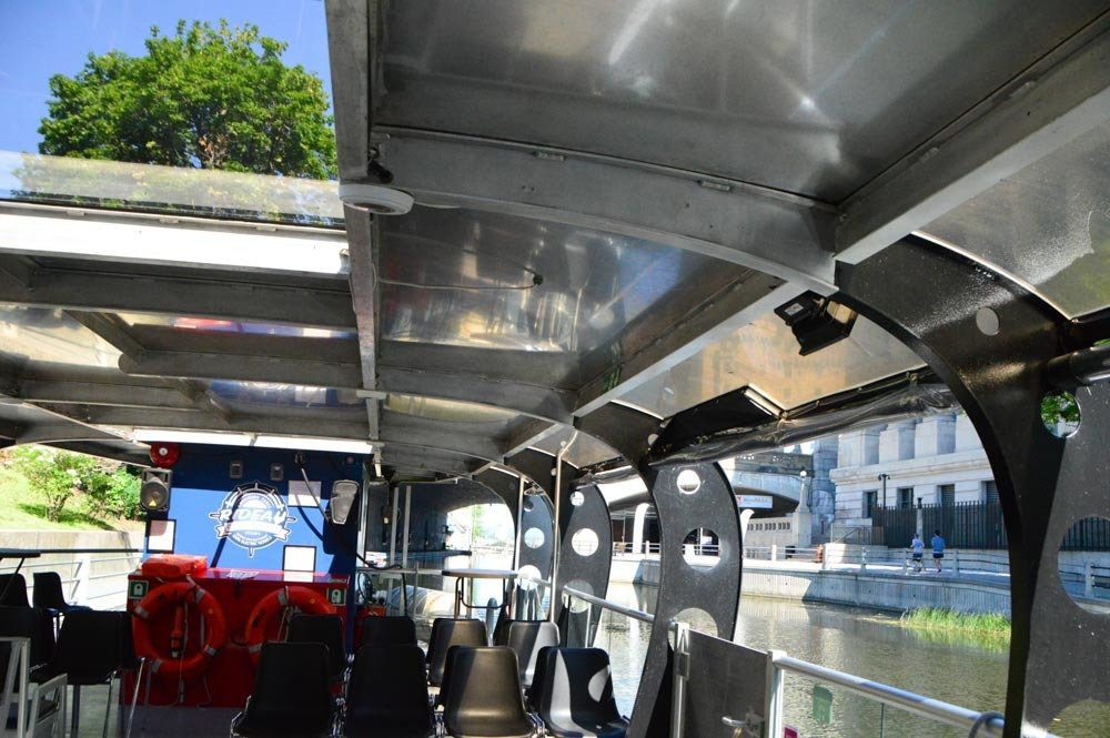 canada_ottawa_rideau-canal-boat-inside canada_ottawa_rideau-canal-boat-inside