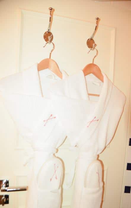 switzerland_verbier_experimental-chalet-bathrobes switzerland_verbier_experimental-chalet-bathrobes