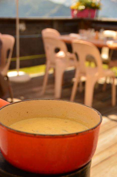 switzerland_verbier_le-namaste-fondu switzerland_verbier_le-namaste-fondu