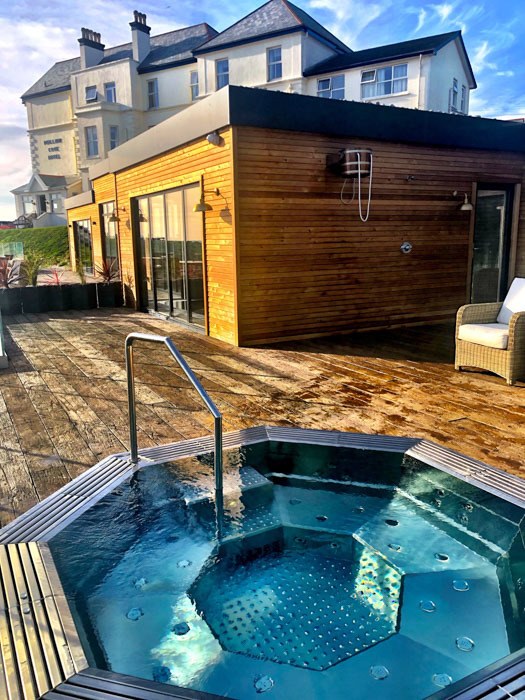 2 Best Spa Hotels South West England 41 england_cornwall_mullion-cove-jacuzzi-view
