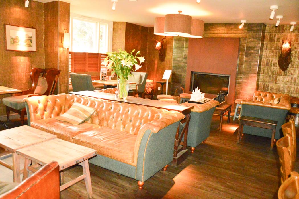 2 Best Spa Hotels South West England 15 england_devon_thurlestone-hotel-village-inn-pub-back-room
