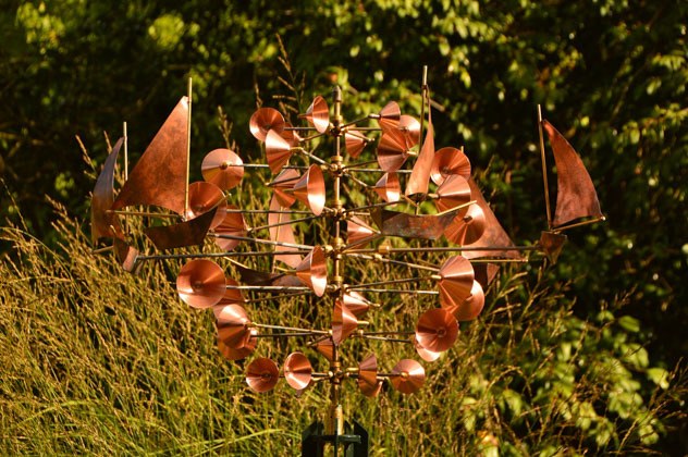england_romsey_harold-hillier-gardens-copper-sculpture